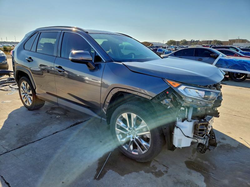 Фото 4 - TOYOTA RAV4