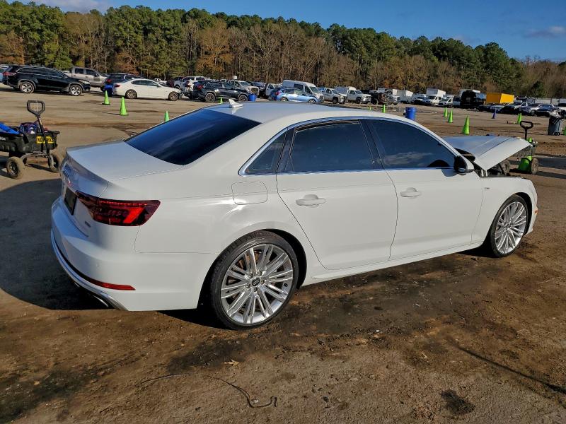 Фото 3 - AUDI A4