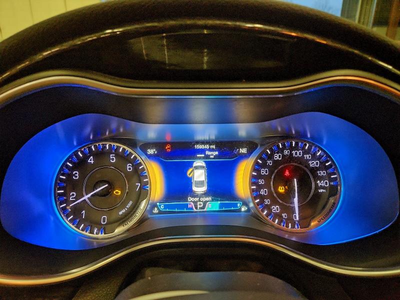 Фото 9 - CHRYSLER 200