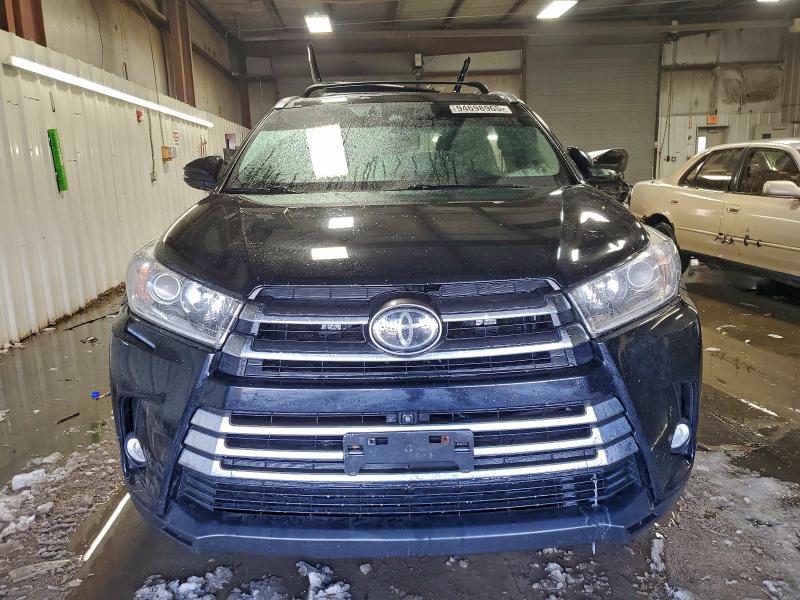 Фото 5 - TOYOTA HIGHLANDER