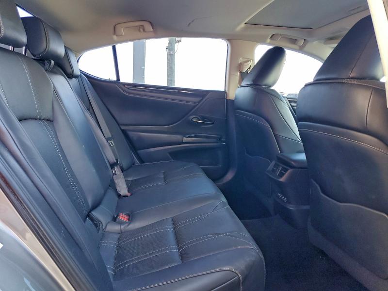 Фото 10 - LEXUS ES350