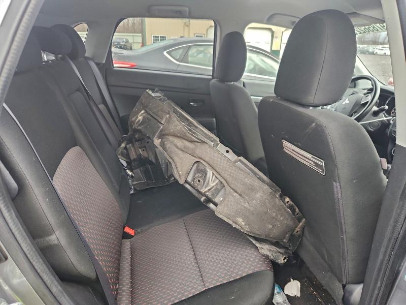 Фото 10 - MITSUBISHI OUTLANDER