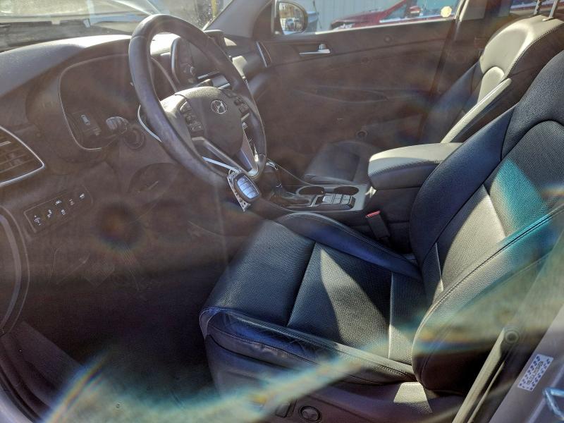 Фото 7 - HYUNDAI TUCSON