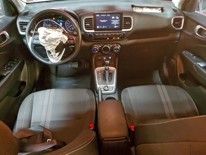 Фото 8 - HYUNDAI VENUE