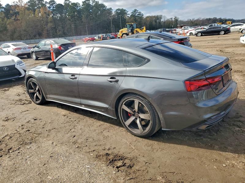 Фото 2 - AUDI A5