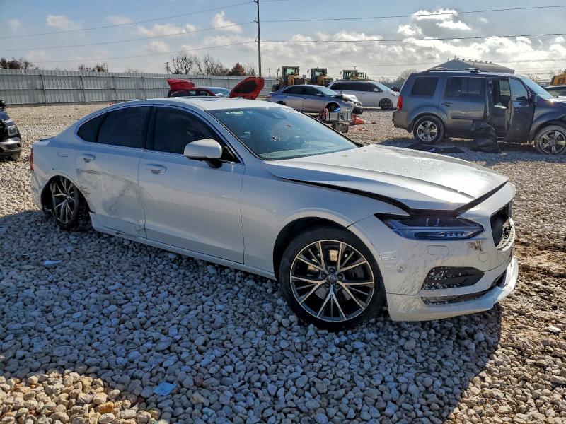 Фото 4 - VOLVO S90