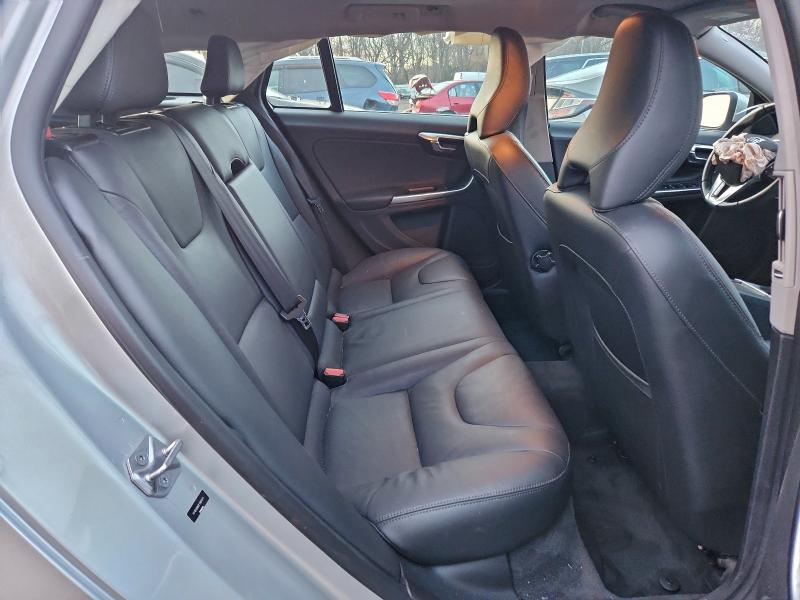 Фото 10 - VOLVO V60