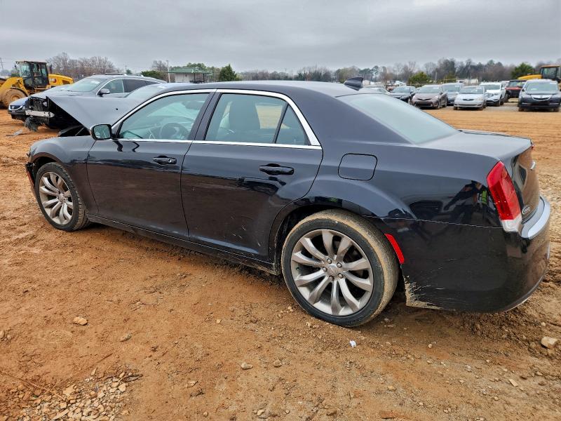 Фото 2 - CHRYSLER 300