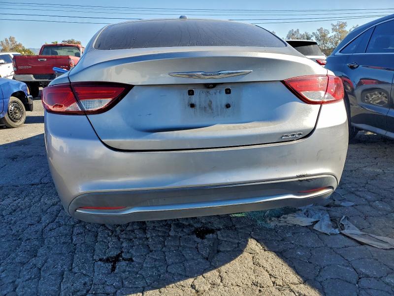 Фото 6 - CHRYSLER 200