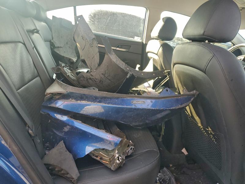 Фото 10 - HYUNDAI ELANTRA