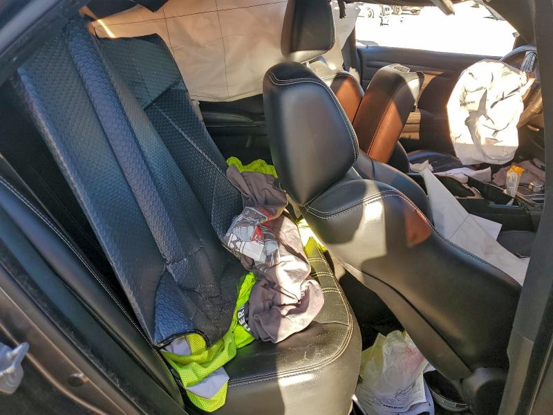 Фото 10 - CHRYSLER 300