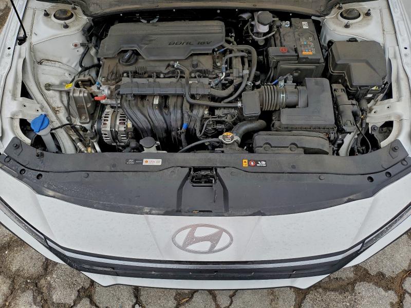 Фото 11 - HYUNDAI ELANTRA