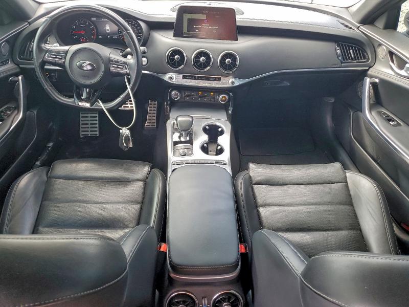 Фото 8 - KIA STINGER