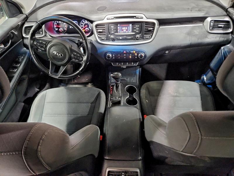 Фото 8 - KIA SORENTO