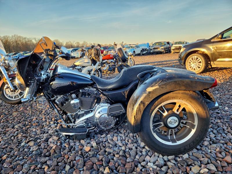 HARLEY-DAVIDSON FL 2016