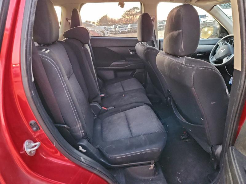 Фото 11 - MITSUBISHI OUTLANDER