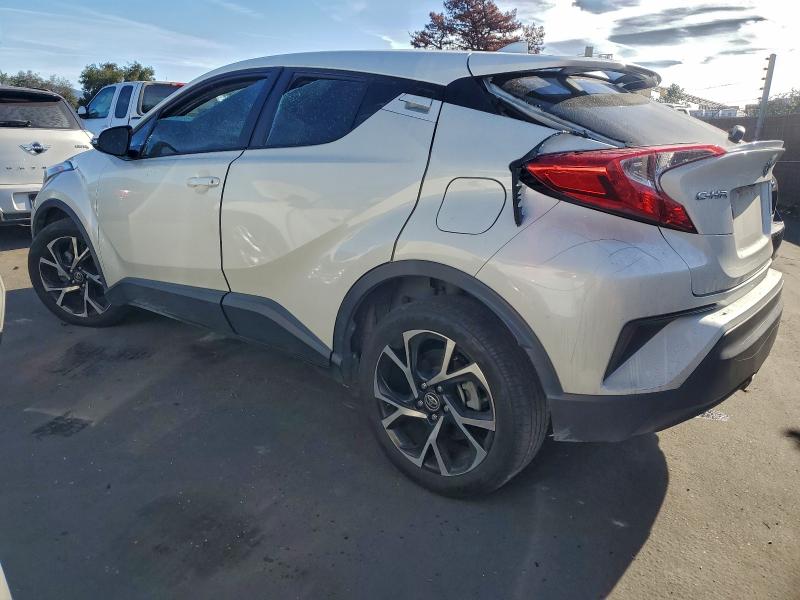 Фото 2 - TOYOTA C-HR