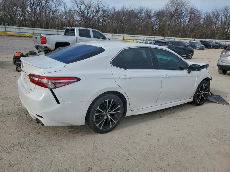 Фото 3 - TOYOTA CAMRY