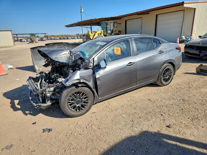 Фото 1 - NISSAN VERSA