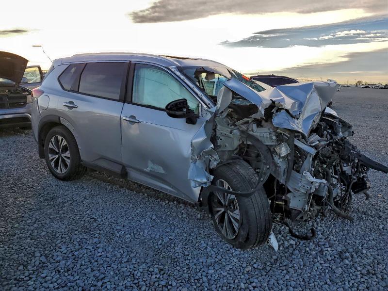 Фото 4 - NISSAN ROGUE