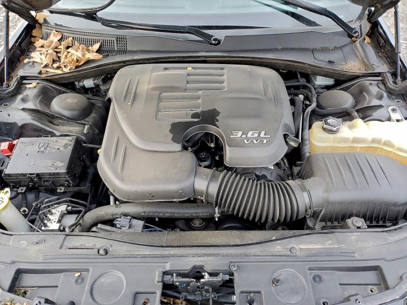 Фото 11 - CHRYSLER 300