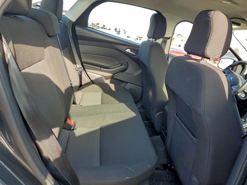 Фото 10 - FORD FOCUS