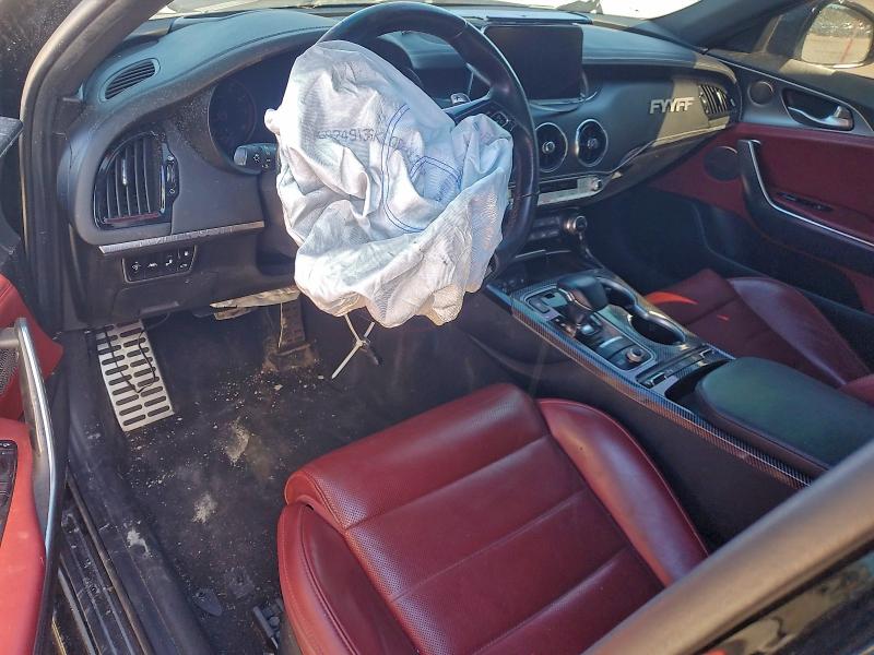 Фото 8 - KIA STINGER