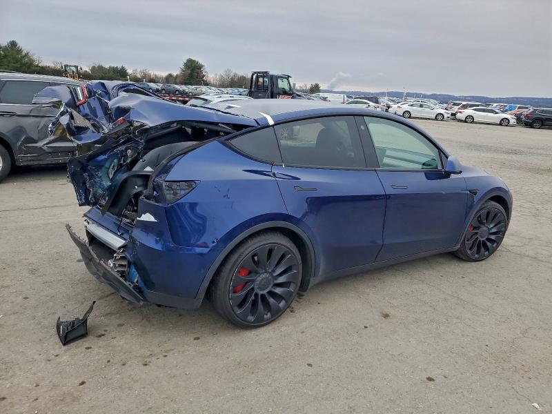 Фото 3 - TESLA MODEL Y