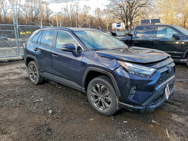 Фото 4 - TOYOTA RAV4