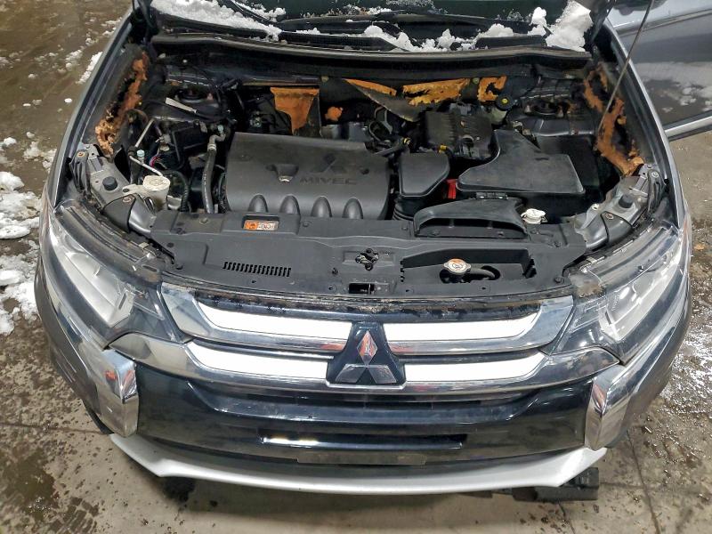 Фото 12 - MITSUBISHI OUTLANDER