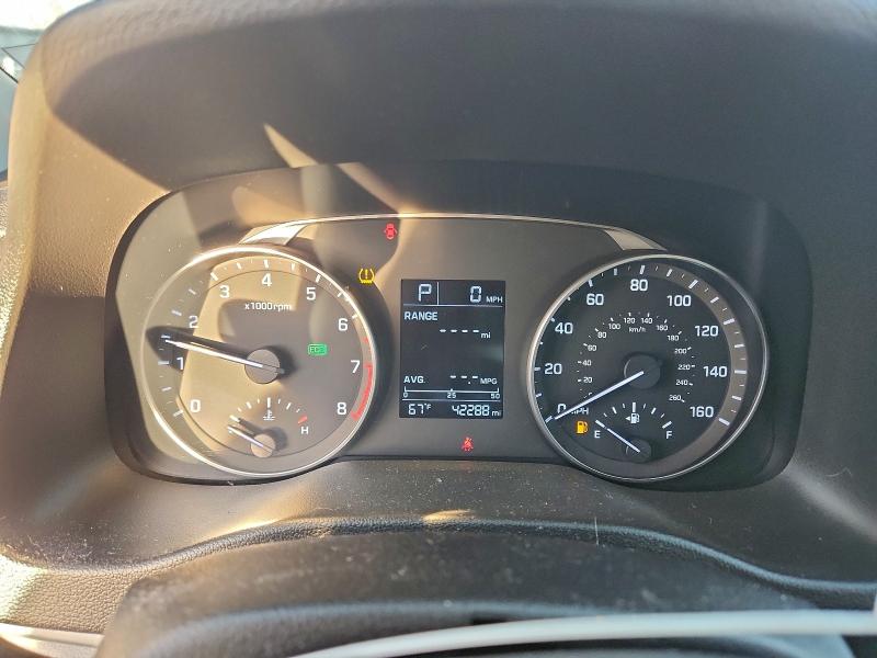 Фото 9 - HYUNDAI ELANTRA