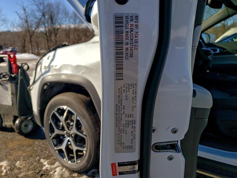 Фото 12 - JEEP COMPASS