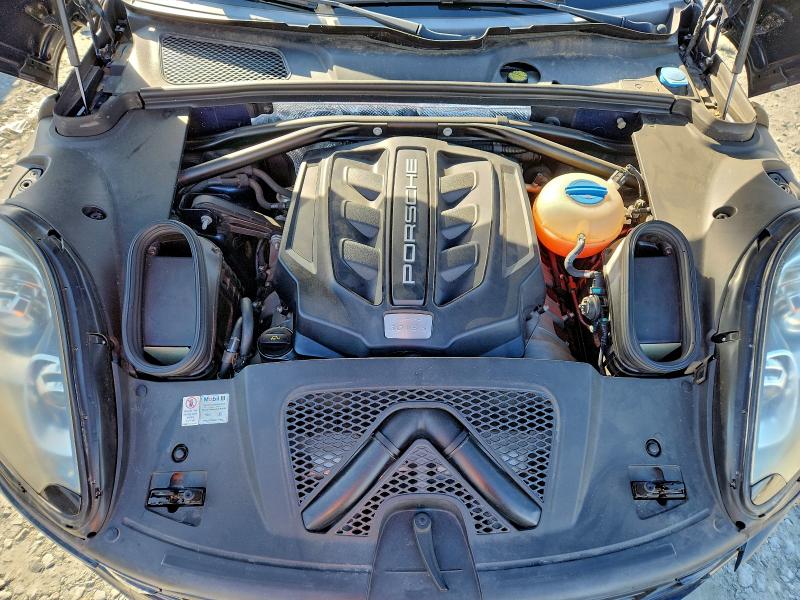 Фото 12 - PORSCHE MACAN