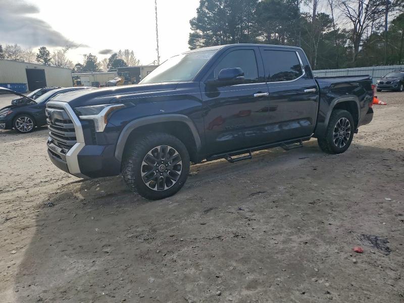 Фото 1 - TOYOTA TUNDRA