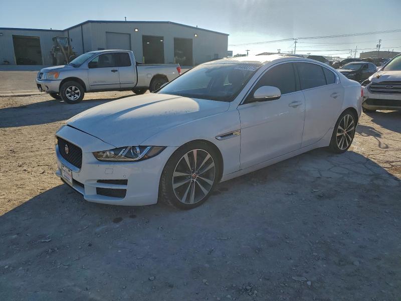 Фото 1 - JAGUAR XE