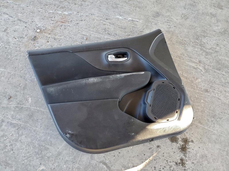 Фото 12 - JEEP RENEGADE