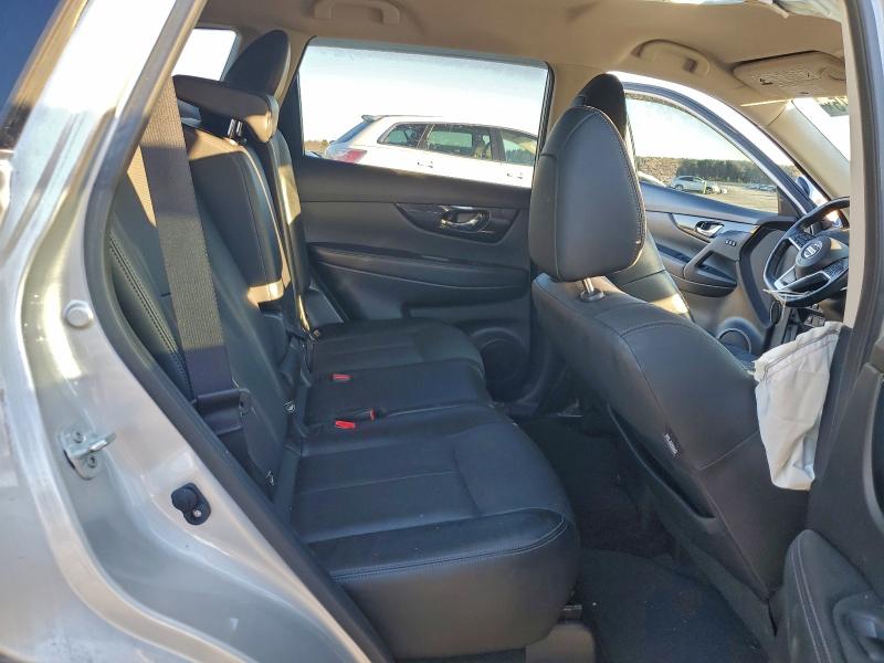 Фото 10 - NISSAN ROGUE