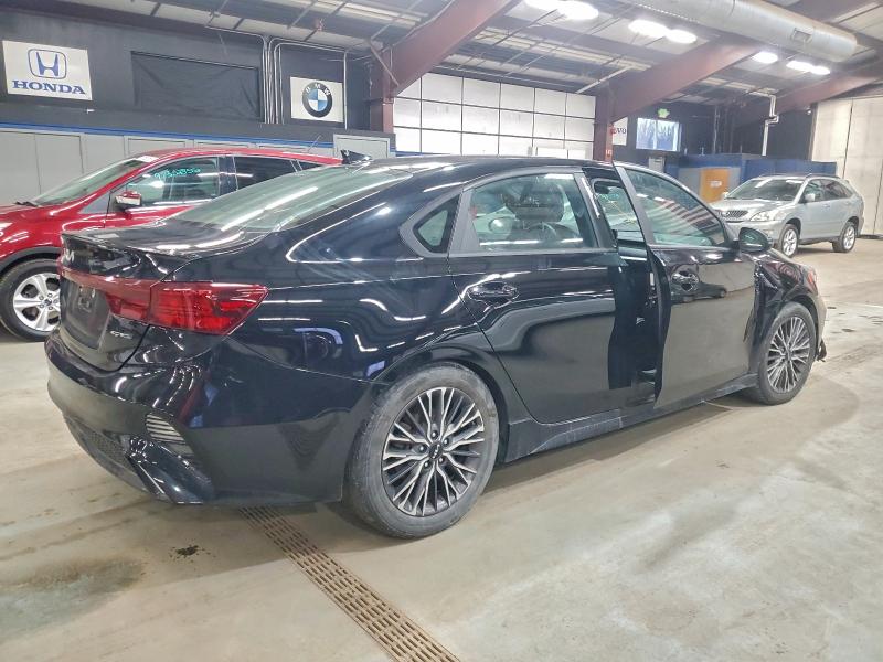 Фото 3 - KIA FORTE