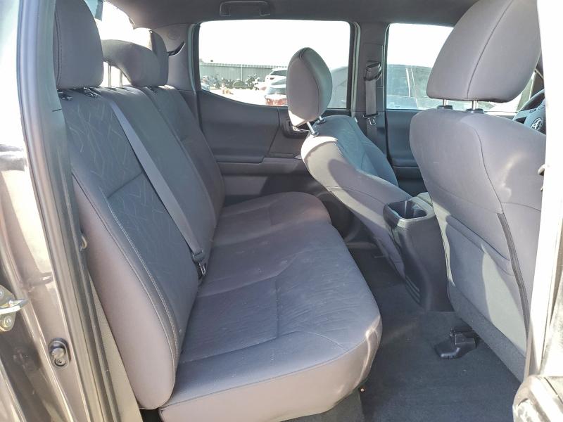 Фото 10 - TOYOTA TACOMA