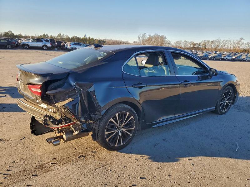 Фото 3 - TOYOTA CAMRY