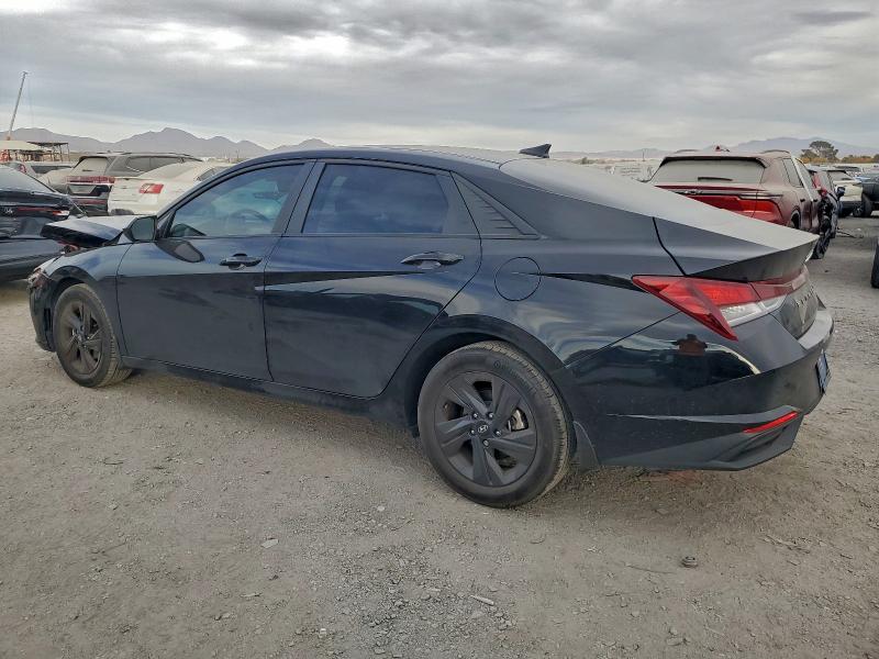 Фото 2 - HYUNDAI ELANTRA