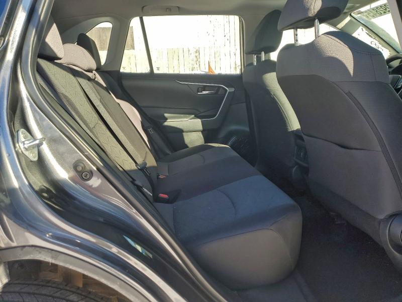 Фото 11 - TOYOTA RAV4