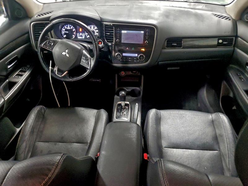 Фото 8 - MITSUBISHI OUTLANDER