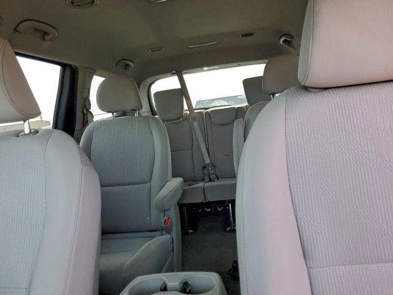 Фото 10 - KIA SEDONA