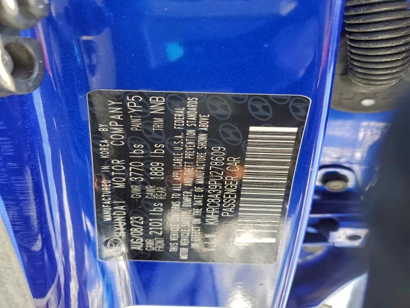 Фото 13 - HYUNDAI VENUE