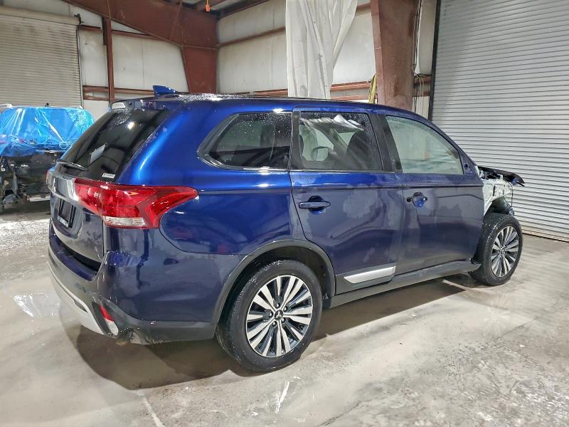 Фото 3 - MITSUBISHI OUTLANDER