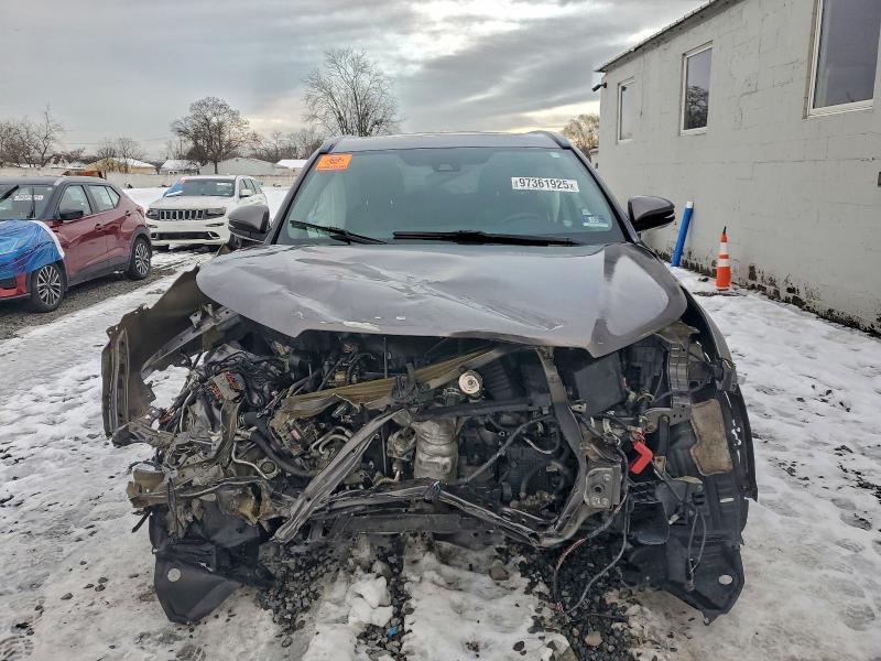 Фото 5 - TOYOTA HIGHLANDER