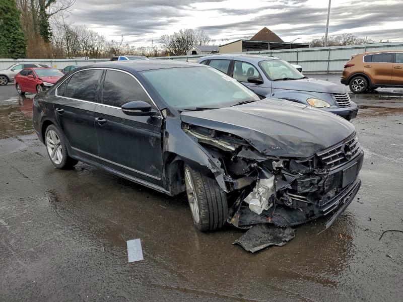 2016 VOLKSWAGEN PASSAT