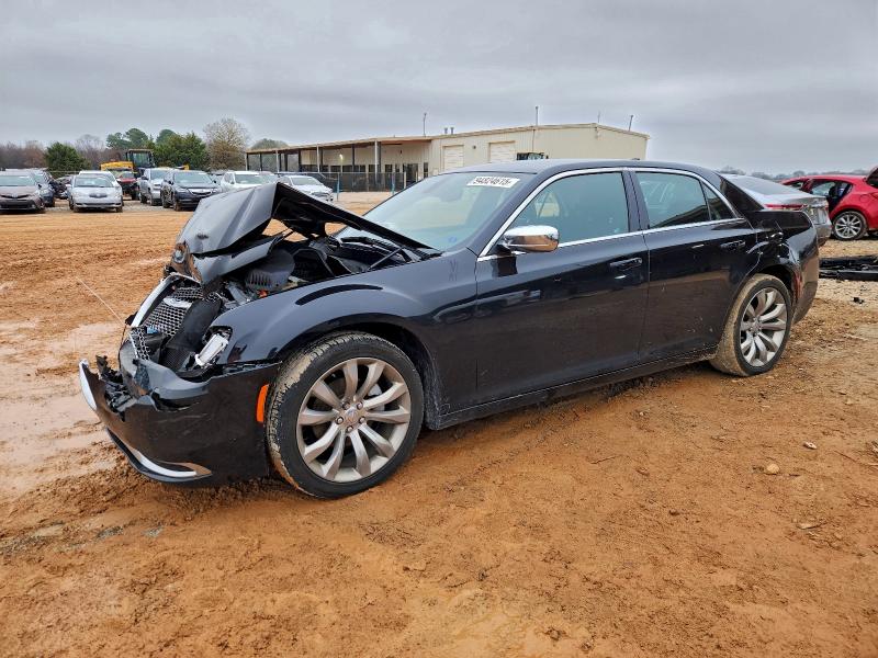 Фото 1 - CHRYSLER 300