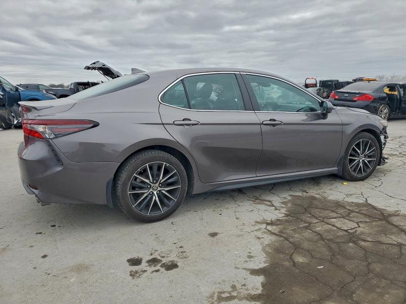 Фото 3 - TOYOTA CAMRY